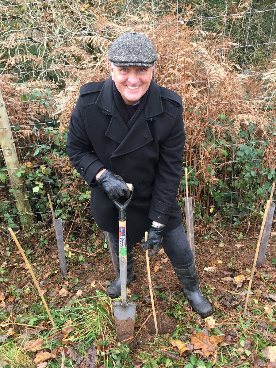 ⁦@plymouthcc⁩ doing their bit for ⁦@WoodlandTrust⁩ #EveryTreeCounts  at Poole Farm aiming to plant 700 trees for The Big Climate Fightback . With Cllr Chris Mavin for some orchard wild flower meadow maintenance and planting a new hedgerow 😊