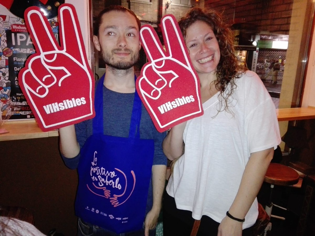 Fotos de algunas personas premiadas ayer en La Lupe 
¡Gracias por acercaros a jugar!
#LoPositivoEsSaberlo
@MdM_CyL
@ccasv_info <a href="/FestivalCINHOMO/">CINHOMO</a> <a href="/FTriangulo/">Fundación Triángulo</a> <a href="/cljvalladolid/">Consejo de la Juventud de Valladolid</a> @CRJValladolid