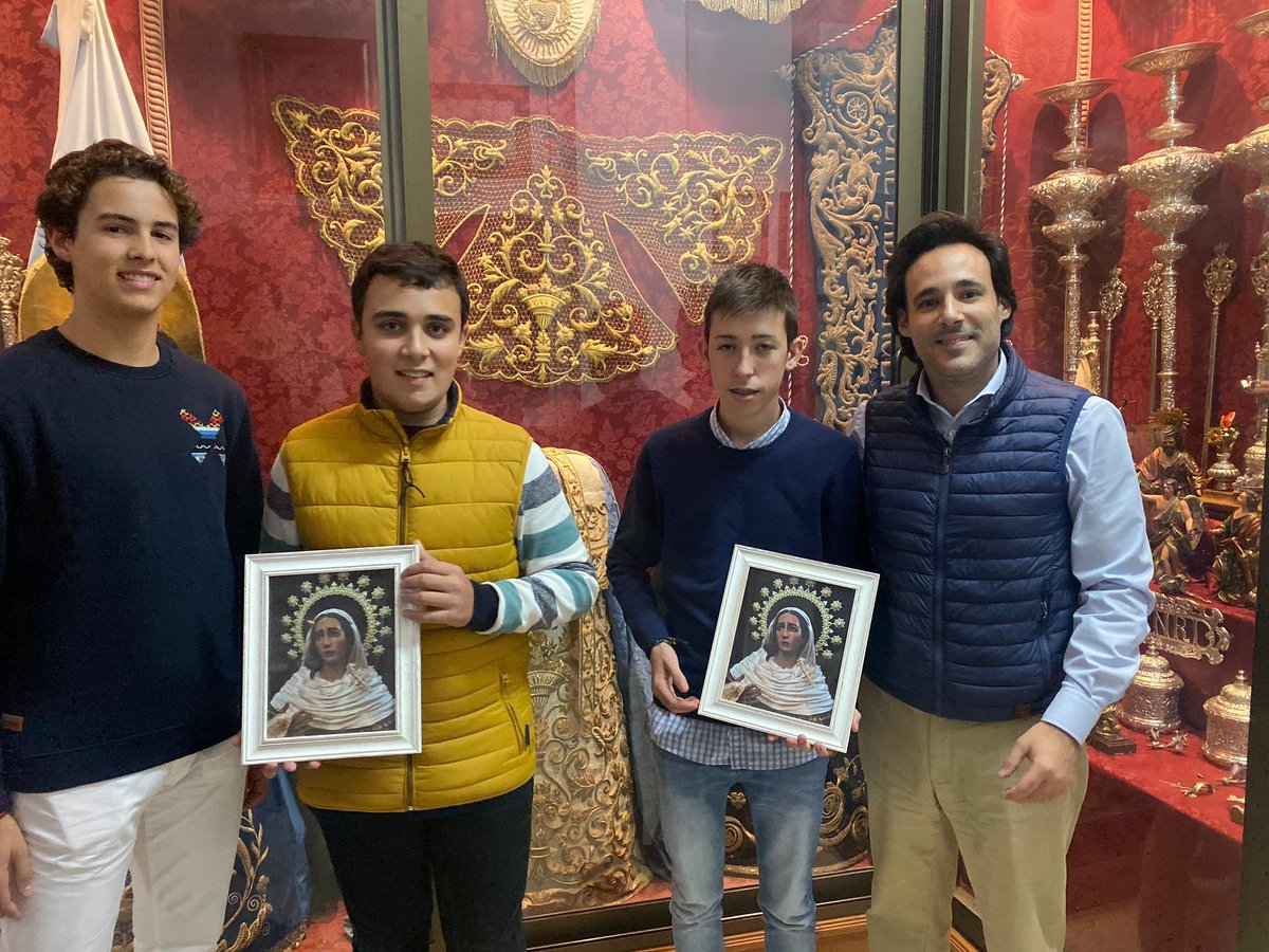Ayer, en nuestra casa Hdad de Huelva celebramos un hermanamiento entre el grupo joven de la Buena Muerte y el de nuesta querida <a href="/Hdad_Borriquita/">Hermandad Borriquita</a>. 
También tuvimos un reconocimiento hacia Ricardo Pavón, árbitro del torneo de fútbol Sala.