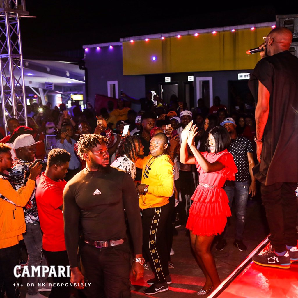 CampariNigeria's tweet photo. The #MakeItRedFestival Asaba was a blast, we had lots of fun, danced to great music with @official2baba and @alex_unusual1 while enjoying the signature mix of Campari and beer. Swipe left to see more highlights from our fantastic time in Asaba. https://t.co/3gUBS0aO7a