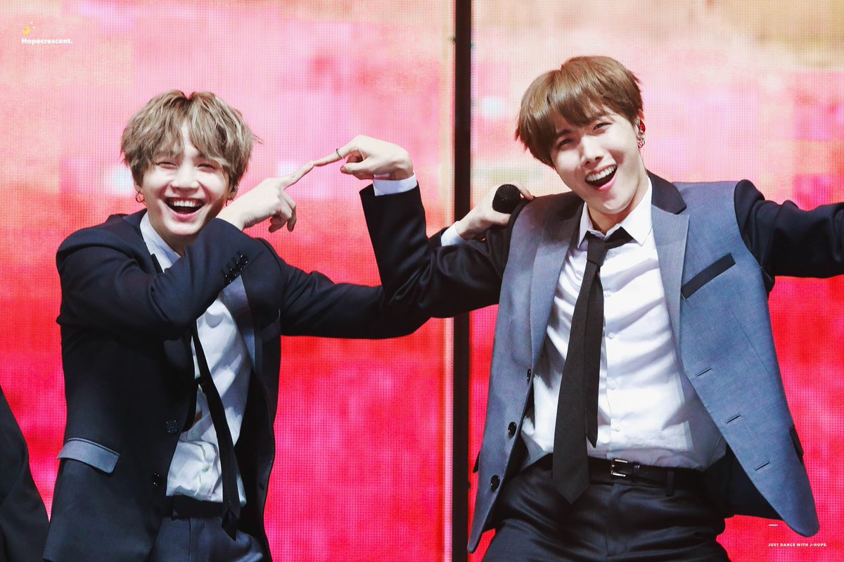 sopeslook's tweet photo. they look so happy 😭 https://t.co/elZgWmhUIP