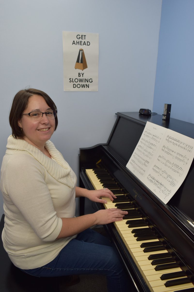 sba_minnesota's tweet photo. Not all gifts are wrappable. Lessons make great gifts and Maestoso Music supports a wide range of #smallbiz owners teaching tunes to students of all ages. #ShopSmallMN, #ShopSmall https://t.co/J9ic4GJeLp