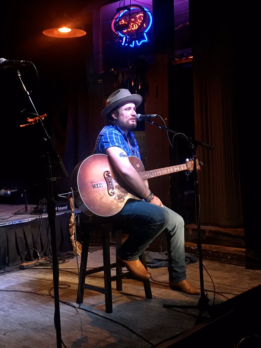 NikkiGregoryyyy's tweet photo. got to see my cousin play a bad ass show last night!! come back soon @MrDaltonDomino https://t.co/A3mdEvzb01