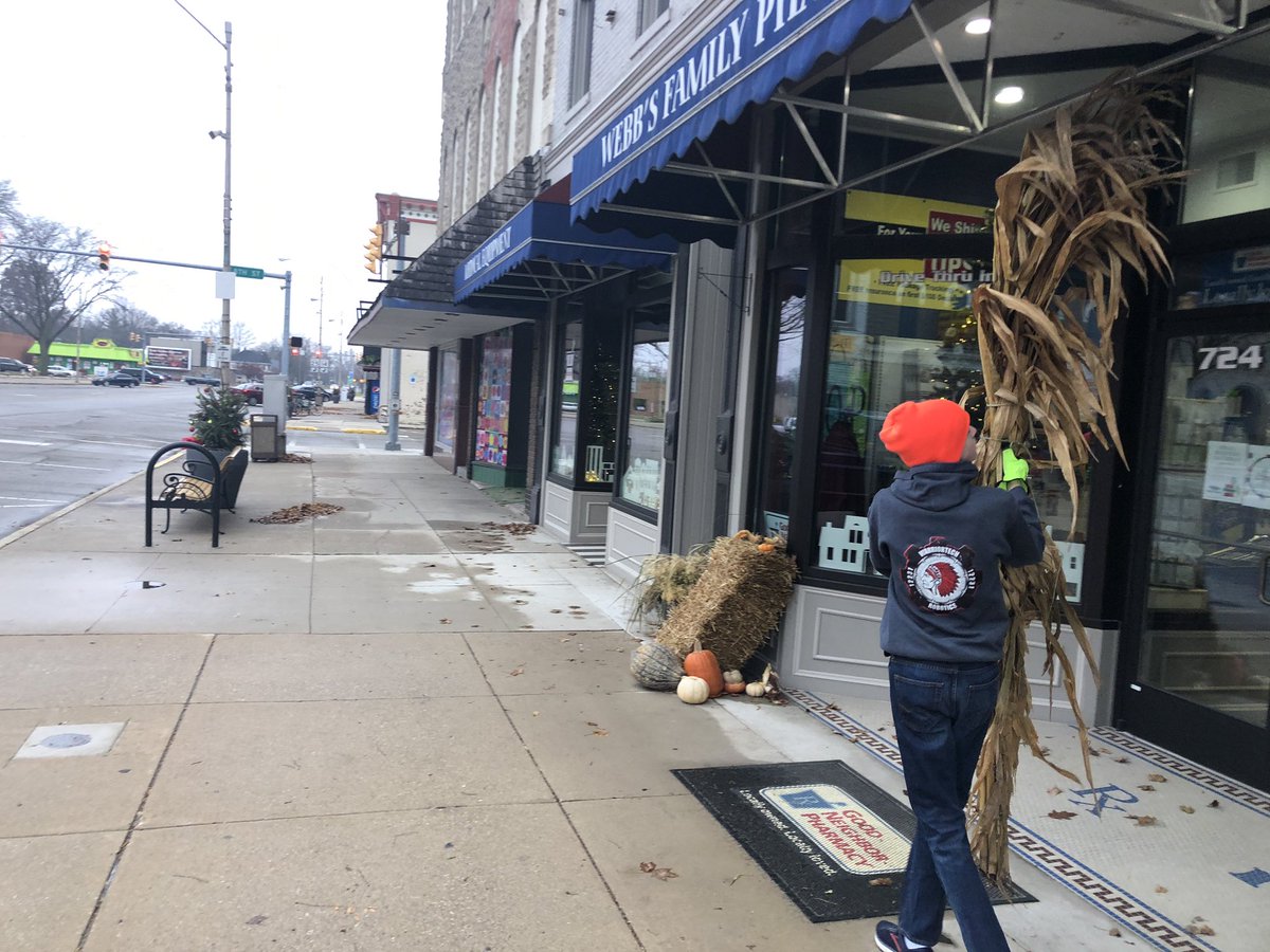 Doing some community service with the Rochester Optimist Club cleaning up thanksgiving displays and we got to clean up at our sponsor <a href="/NICFGivingGrows/">NICF</a>