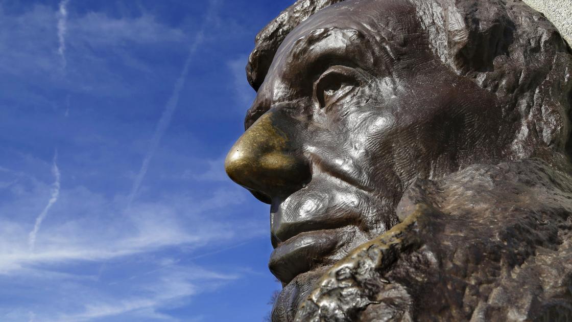 Mike McCabe: On the brink of fracture, can we see beyond the hatred of the moment? dlvr.it/RKQcHY