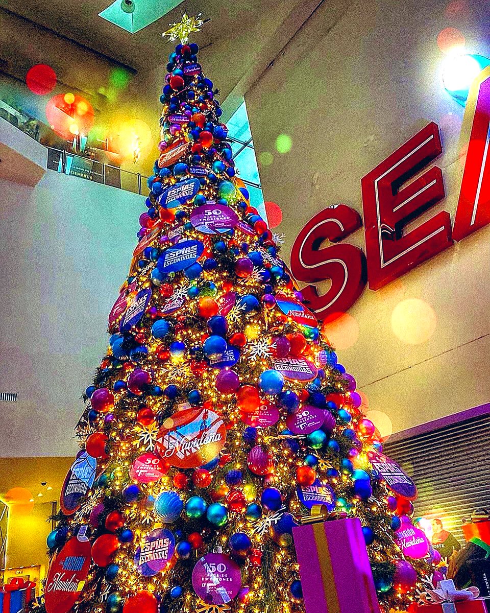 Un #mallevent con mucha magia y diversión. Hoy tenemos el encendido oficial de la Navidad con nuestros aliados de Disney, Carso, Sears y Plaza Universidad. #eventmkt #experientialmarketing #BornToCreate