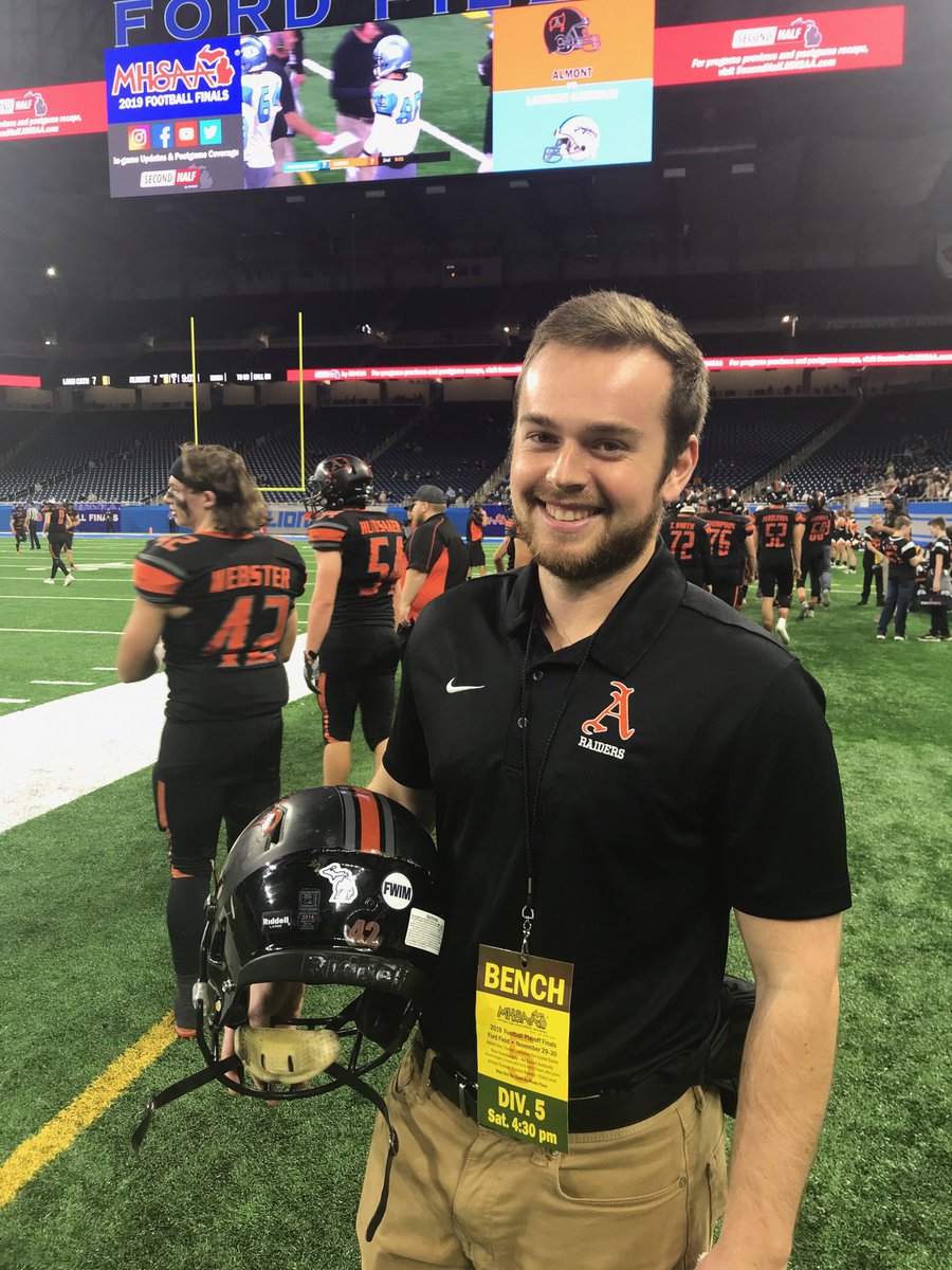 MichATSociety's tweet photo. Good luck to Almont (and AT Bobby Budlong) and Lansing Catholic Central (and AT Ken Hintze) in the @MHSAA Div 5 FB Finals. #AT4All #GLATASafetyInFootball @D4updates @NATA1950 https://t.co/79fODLAhEK