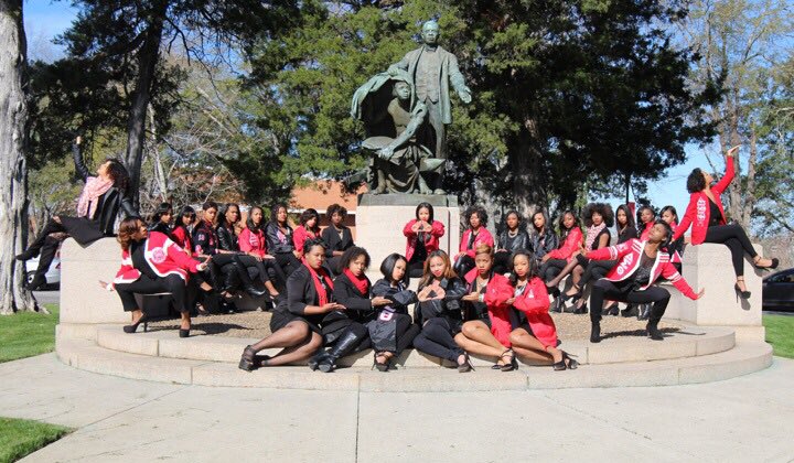 chat_twizzle's tweet image. This was them neo knees....they was stronger than Megan knees...I’m convinced. #GT #SPR14 🐥🔺