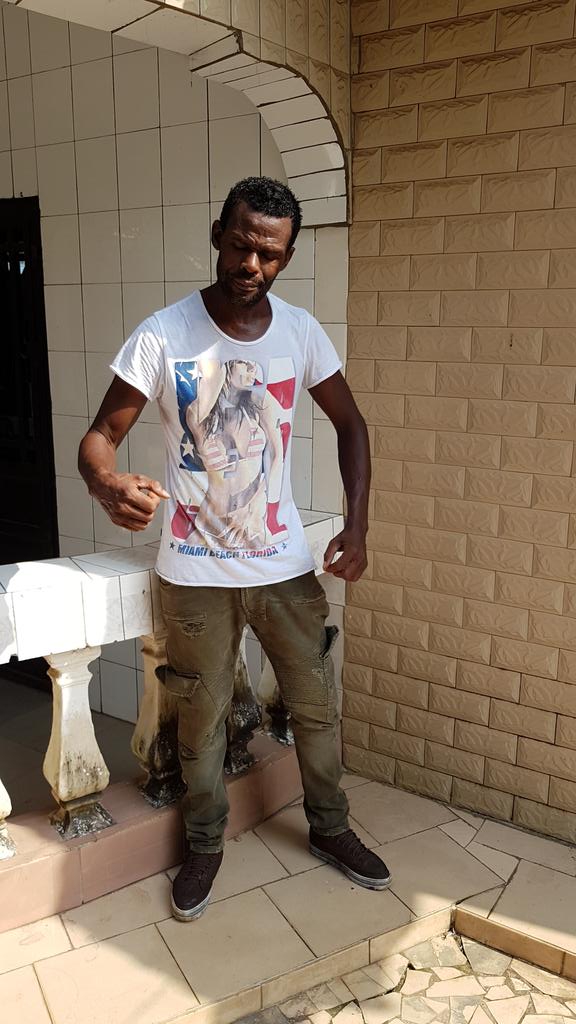 moustoconte's tweet image. 