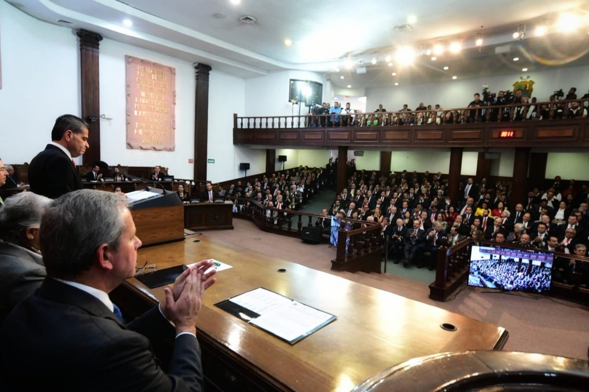 mrikelme's tweet photo. En sesión solemne, presenté mi Segundo Informe de Gobierno ante el Congreso del Estado. Hoy los coahuilenses son testigos de los grandes resultados que podemos alcanzar si nos unimos en favor de Coahuila. ¡Gracias a todos por su apoyo! #ConLaUniónDeTodos #FuerteCoahuilaEs https://t.co/nZZrqb995R