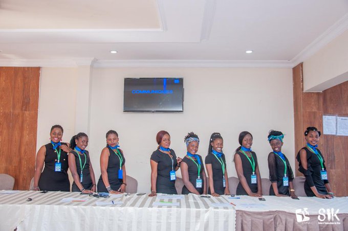 La #Startup Kivu Dream Events  (<a href="/DreamKivu/">Kivu Dream Events</a>) décernée du prix #SIK2019 #Award en la catégorie service par les organisateurs du Salon d'Innovation du Kivu ( <a href="/salon_kivu/">Salon d'innovation du Kivu</a> ) à la clôture de cette deuxième édition à #Goma 

Bravo à la CEO <a href="/KelvineSteph5/">Kelvine Stephanie</a> 

Vous le méritez les filles.