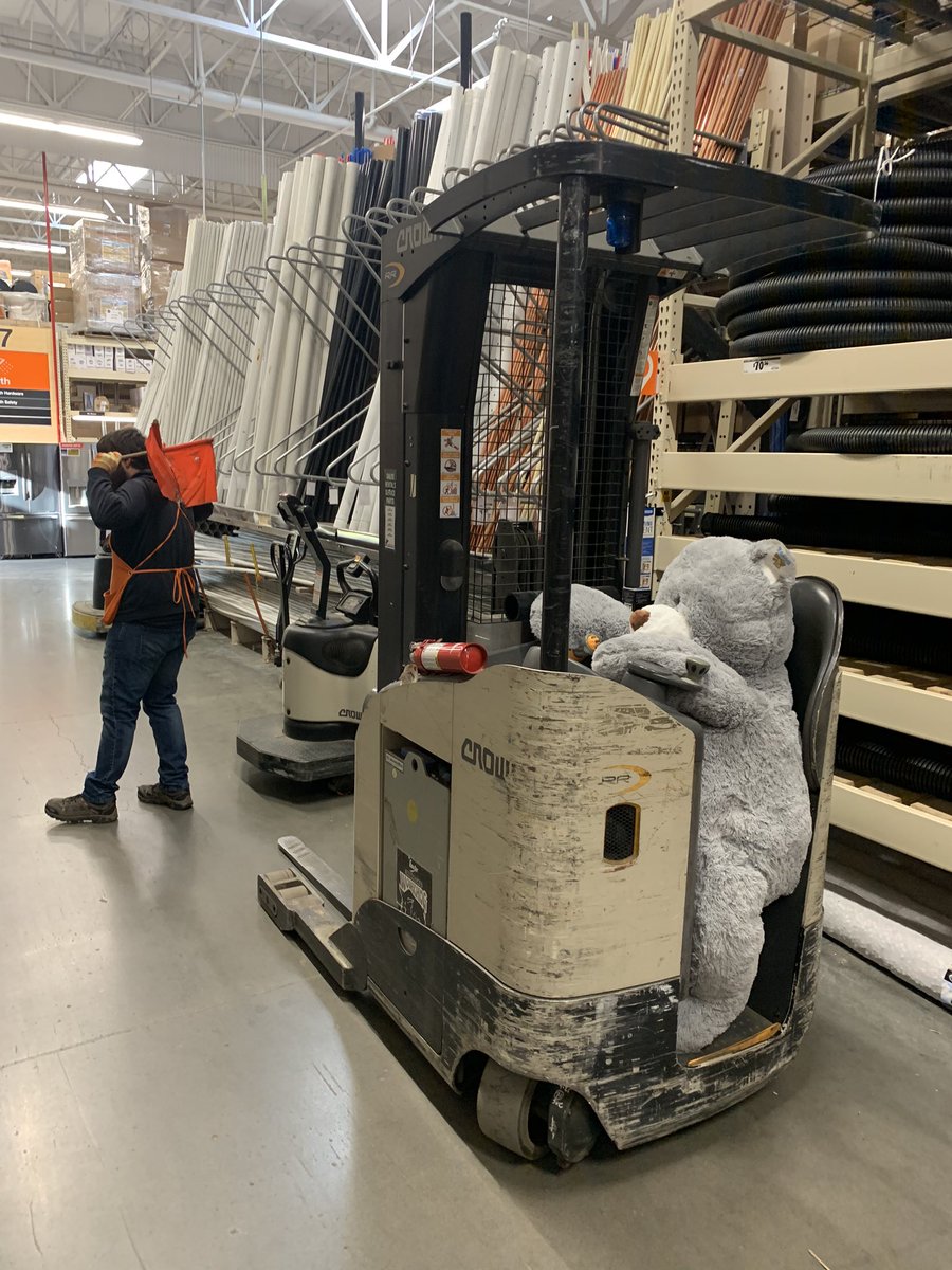 Everyone works safe at #4040 and I mean EVERYONE lol 😂 <a href="/RLM4040/">Robert</a> <a href="/taylormyra_24/">Myra Taylor</a> <a href="/MattClarkeTHD/">Matt Clarke</a> <a href="/cayselahrman/">CayseLahrman</a> @FOREVERAGIANT74 @jessica_witte_ <a href="/JonBasting/">Jon Basting4007</a> <a href="/Chvgrl/">Cassandra Ortega</a>