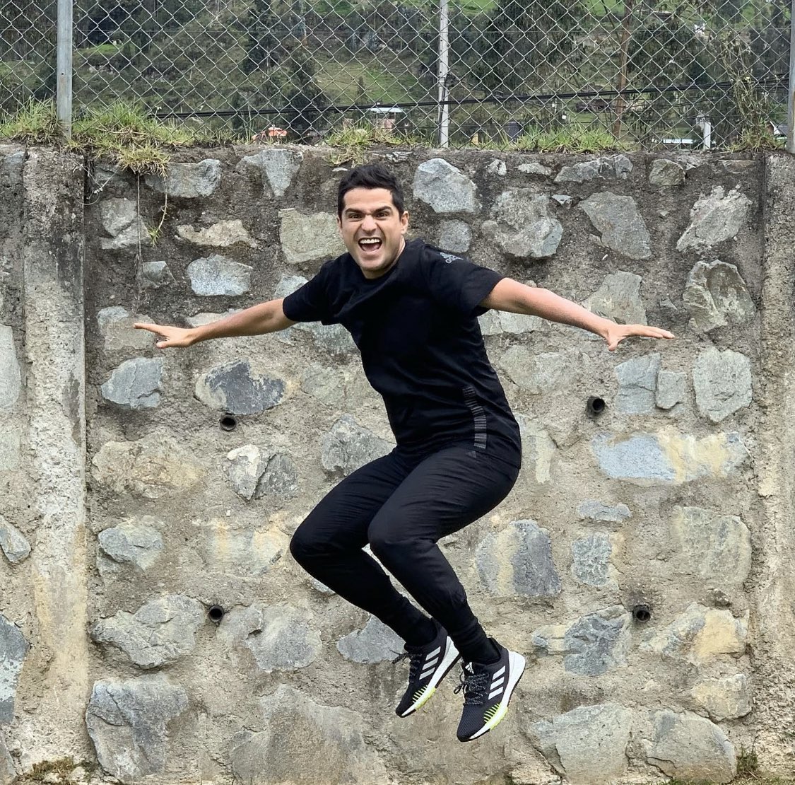 fmolestinae's tweet photo. Aprovechando Cuenca para probar los nuevos #Pulseboost #Feeltheboost @adidasrunning https://t.co/eFG9AT67yL