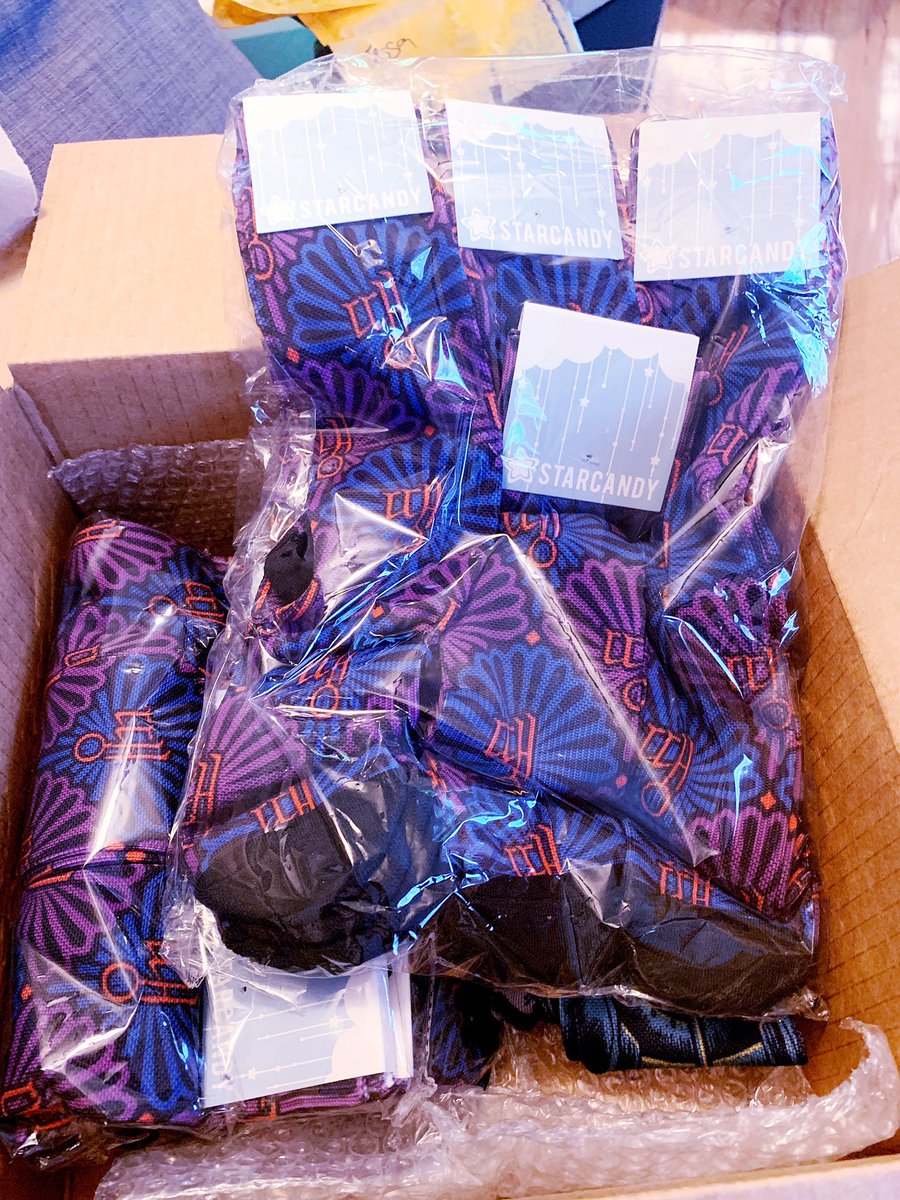 Starcandy_pins's tweet image. So I made some socks, and I really love them. 🤣 #bts #ddaeng