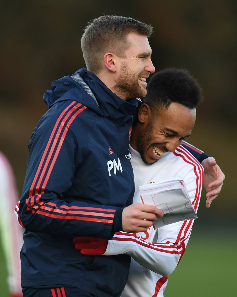 All set for Sunday!

@Freddie 🤝 @Mertesacker 

#NORARS