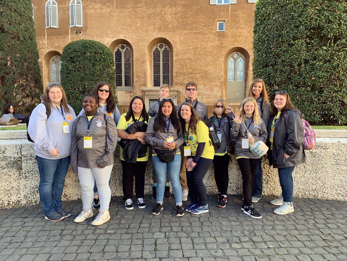 innovationJCPS's tweet photo. Our last full day in Italy was amazing! Went to the Vatican City, got to see and hear from the Pope, climbed St Peters, and finished the night off with other schools from around the USA! #ICANRome https://t.co/imkVypEEJC