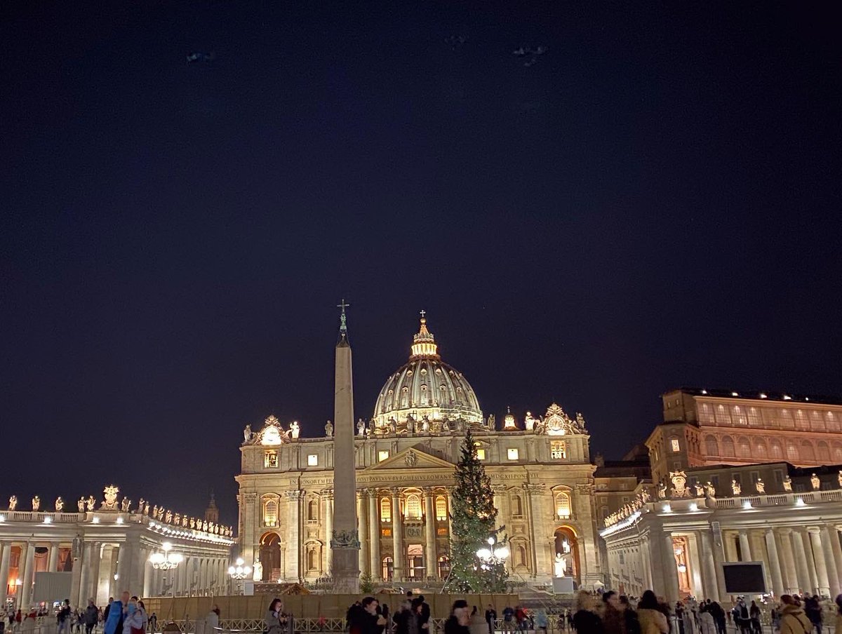 innovationJCPS's tweet photo. Our last full day in Italy was amazing! Went to the Vatican City, got to see and hear from the Pope, climbed St Peters, and finished the night off with other schools from around the USA! #ICANRome https://t.co/imkVypEEJC