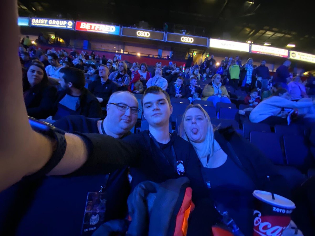 LeeRich77's tweet photo. Out With Strech!#marveluniverselive https://t.co/JsYDG9ac4y