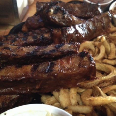 TheShackCO's tweet photo. We know you’ll love these ribs, but don’t just take our word for it. When would you like to come try them? https://t.co/qr615Mia2V