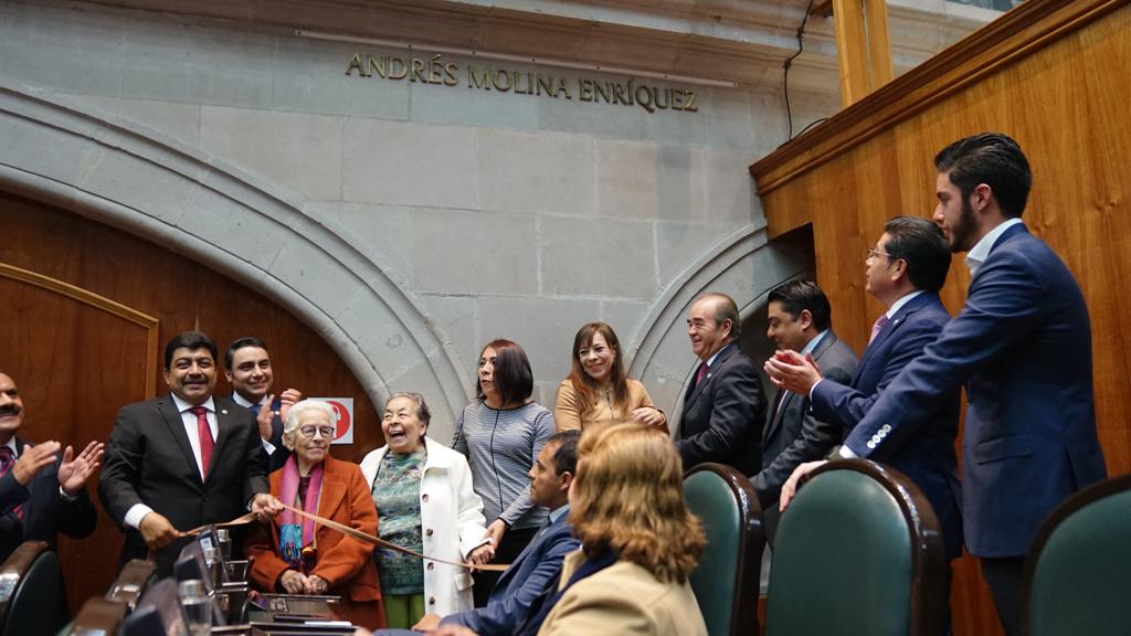 Como Presidente de la LX Legislatura llevé acabo la Sesión solemne para develar en letras doradas el nombre del profeta de la Revolución Mexicana Don Andrés Molina Enríquez, quién  proclamó el Plan de Texcoco,  considerado antecedente del Plan de Ayala.
#Texcoco #Edomex
