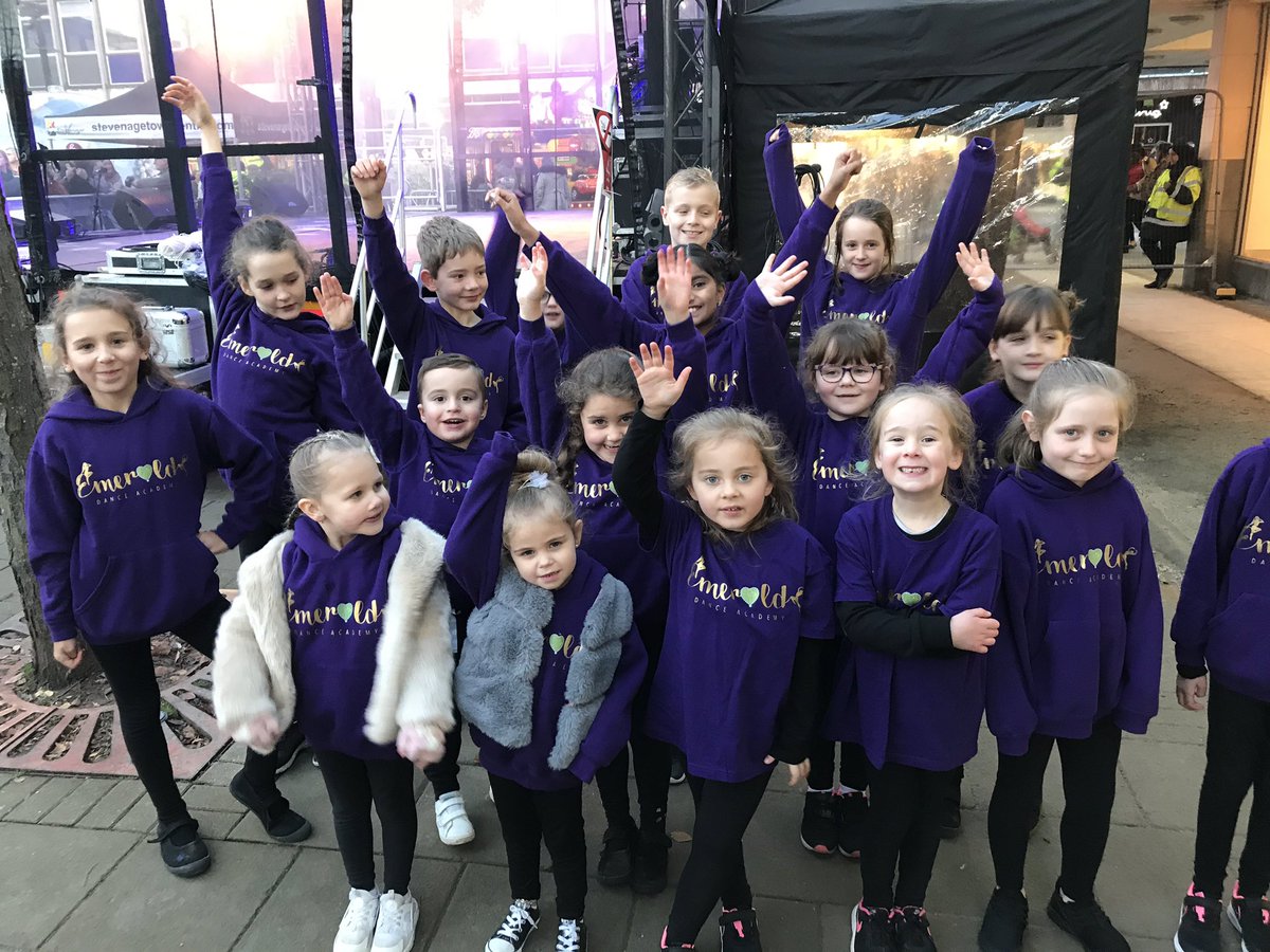 Emerald_Dance1's tweet photo. So proud of everyone who performed today! 💜👏🏻
@lovestevenagetc #stevenagechristmaslights #stevenagetowncentre #emeralddanceacademy #bollywooddance #streetdance https://t.co/j0GBJQ1aqL
