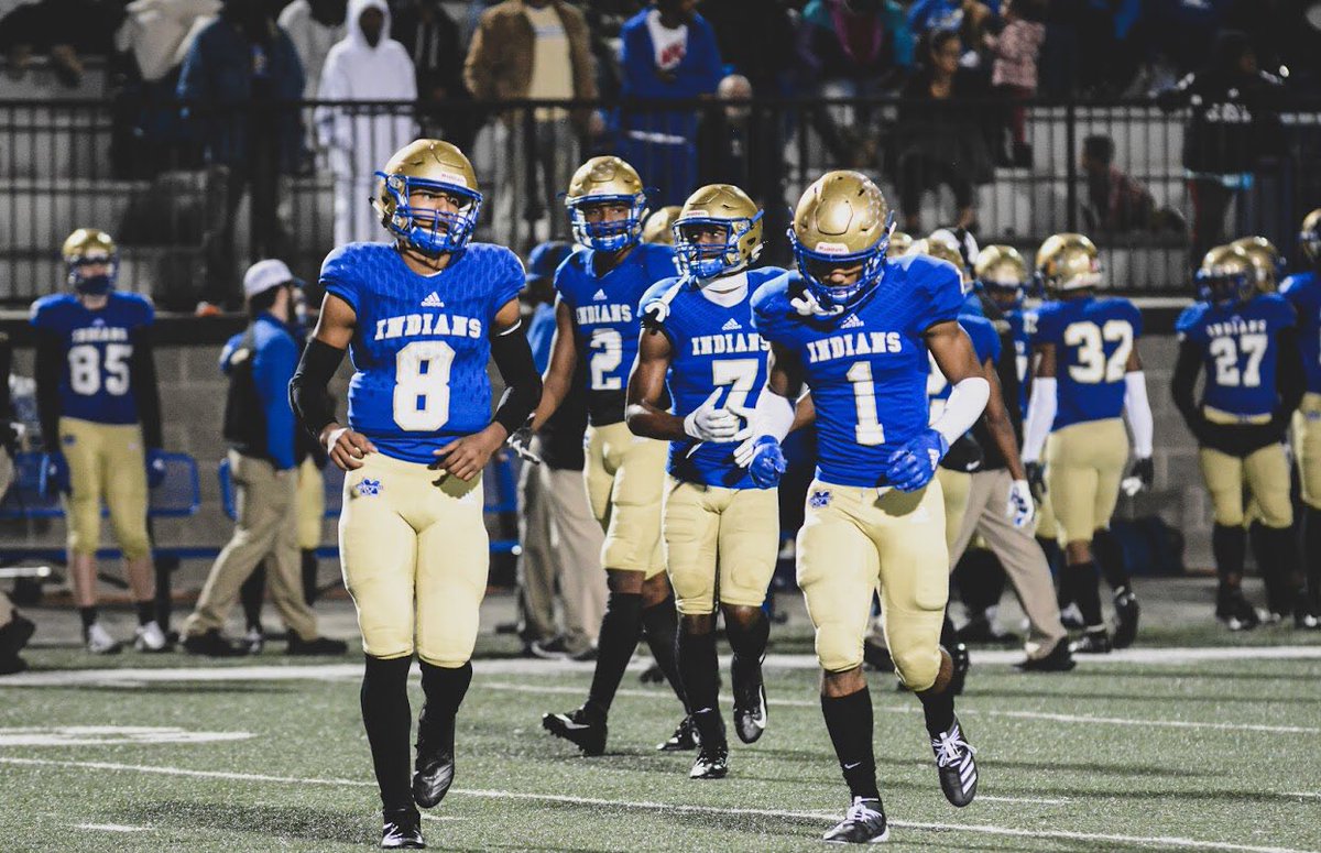 _jaythegr8_'s tweet image. Played my last high school game last night never thought it would end but it was blessing to able to represent the blue and gold and able to play with my brothers for these past 4 years times I’ll never forget.... #1out✌🏾