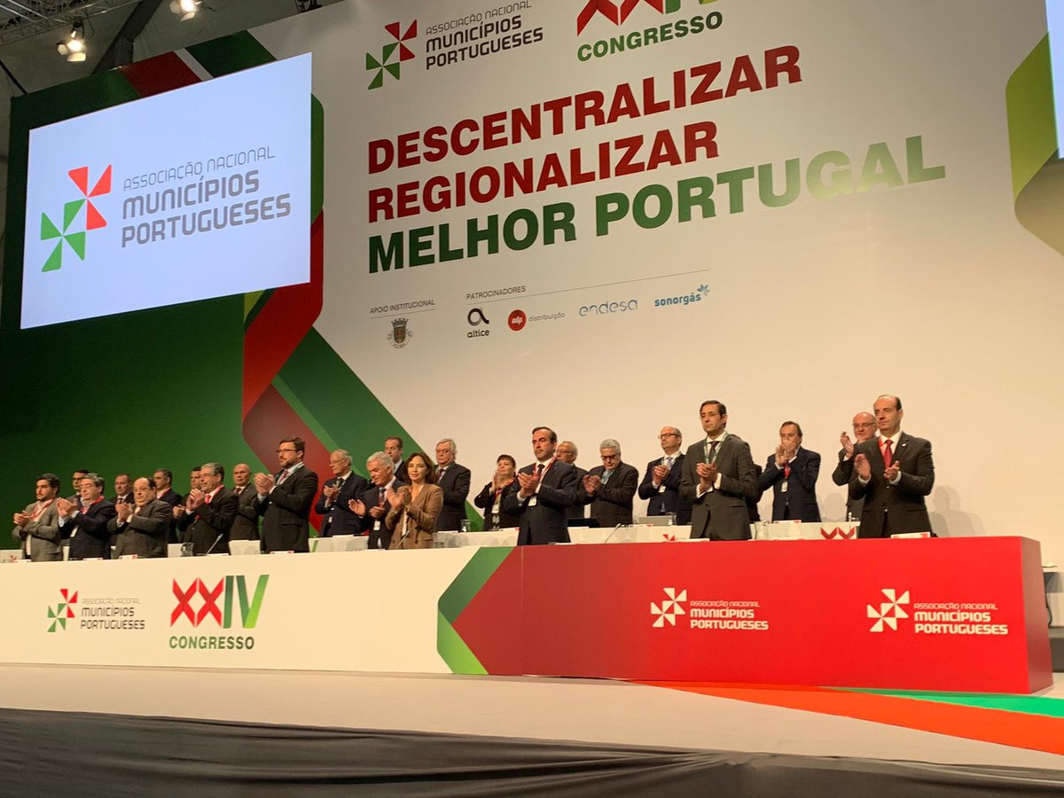 no presença bem viva #EDPDistribuição congresso #ANMP sempre próxima das #autarquias &amp; tempo lançamento obra com História para ajudar a fazer #futuro #proximidade