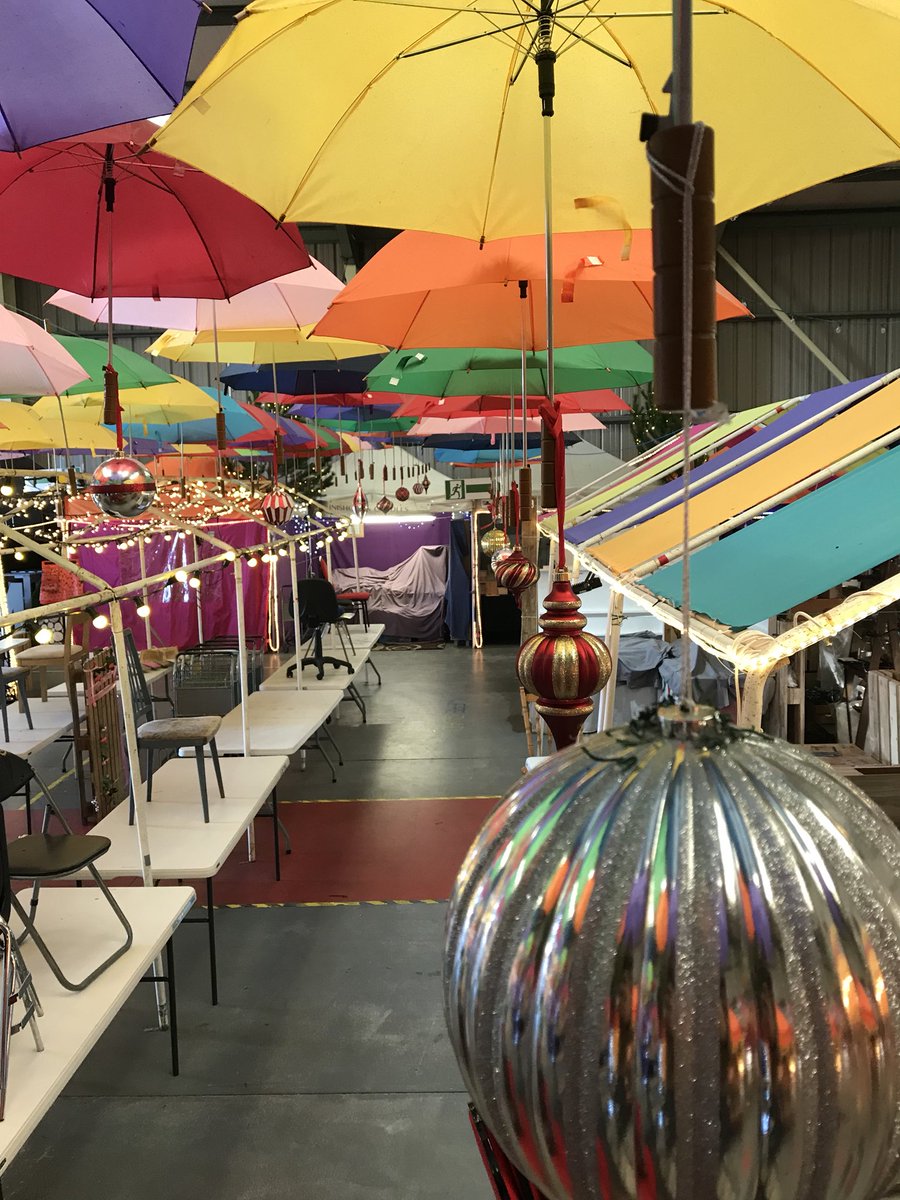 StrandhillSPM's tweet photo. Here’s a sneak peek of Hangar 1️⃣ ahead of #SPMXMAS launch day 👀

Some importantgos times to note🎅🏻

❄️11am- Hangar 1 opens
❄️1pm - Lisa Cooper Dance Troop 
❄️1pm - Tickets for Santa on sale 
❄️2pm - Santa arrives by 🚁
❄️2.15pm - Santa’s Grotto opens
❄️3pm - Hearts Desire Choir https://t.co/yJGqFkcy1P