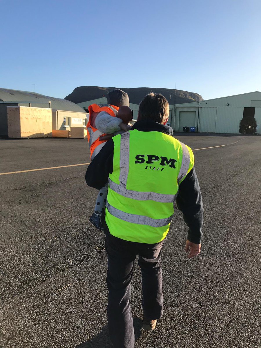 StrandhillSPM's tweet photo. Here’s a sneak peek of Hangar 1️⃣ ahead of #SPMXMAS launch day 👀

Some importantgos times to note🎅🏻

❄️11am- Hangar 1 opens
❄️1pm - Lisa Cooper Dance Troop 
❄️1pm - Tickets for Santa on sale 
❄️2pm - Santa arrives by 🚁
❄️2.15pm - Santa’s Grotto opens
❄️3pm - Hearts Desire Choir https://t.co/yJGqFkcy1P