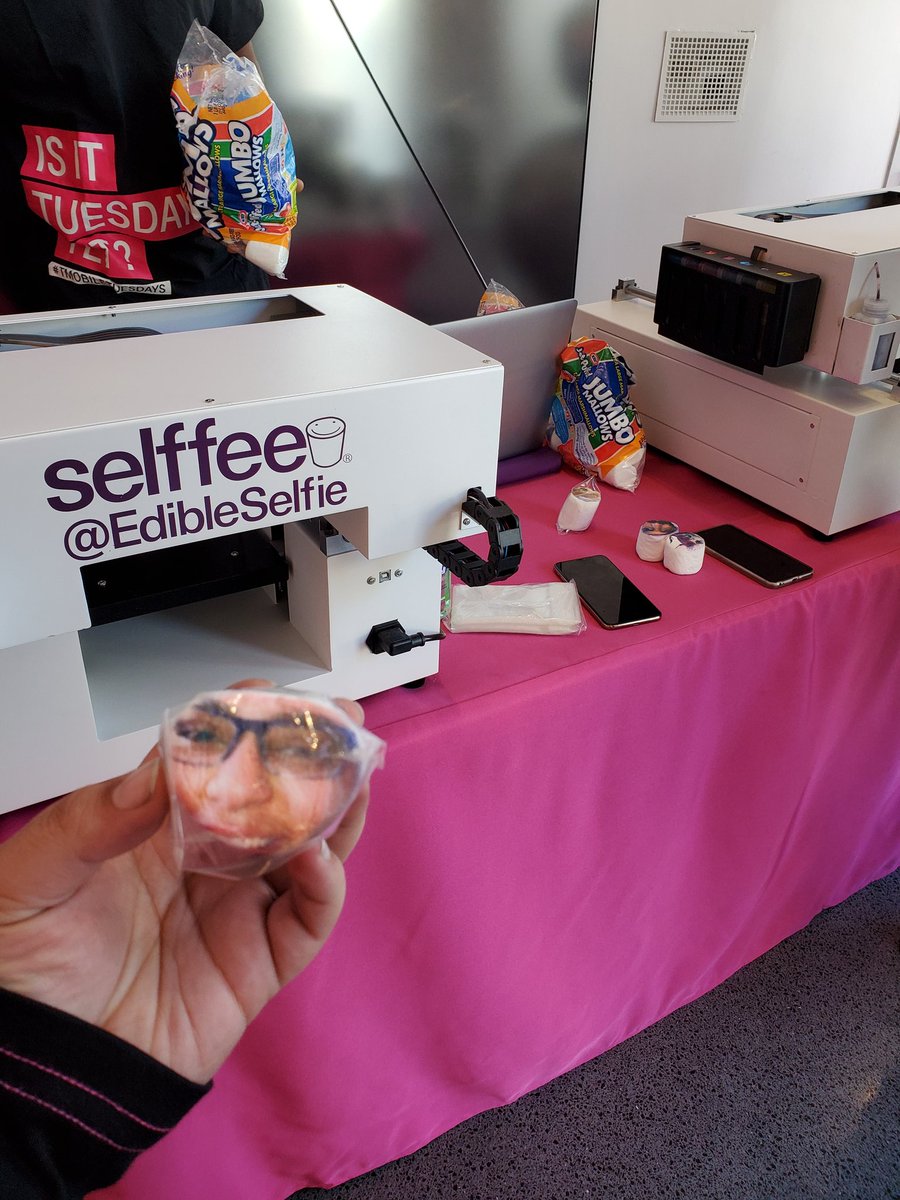 MagentaAng's tweet photo. Come join us today @TMOSouthBeach and watch a special screening of Klaus☃️ 🎅while enjoying a custom hot cocoa with your picture!☕@EdibleSelfie @netflix https://t.co/a9okZjuSwK
