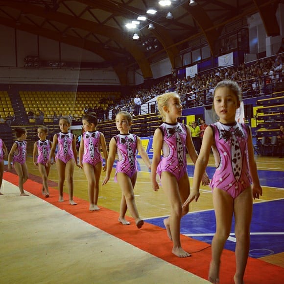 ColegioArenas's tweet photo. GIMNASIA ESCUELA DE ALTURA
La cita anual con la gimnasia general "Escuela" de Gran Canaria, el Festival de Gimnasia Arenas, #Blune volvió a celebrarse rodeado de un numeroso y caluros público en el @CIDdeportes Centro Insular de Deportes de Las Palmas de Gran Canaria. https://t.co/S6xggfOOpo