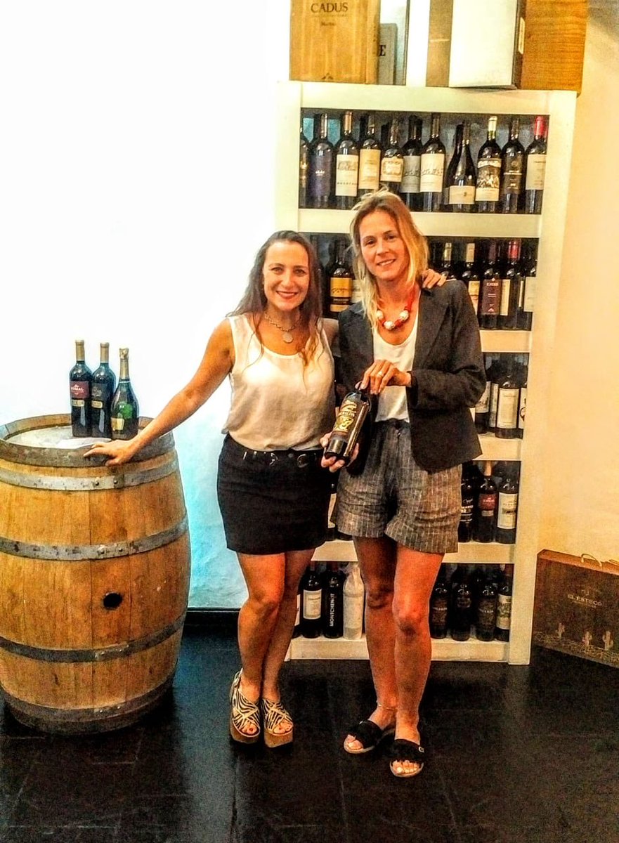 malbecwinesMWC's tweet photo. 🍷Esta semana tuvimos la degustación de Bodegas Esmeralda en la que disfrutamos de las líneas Uxmal, Esmeralda y Alto Uxmal. La sommelier de la noche en nuestro wine club fue Adela Ugarteche 👏🏻👏🏻 https://t.co/VLpytV4ZyS