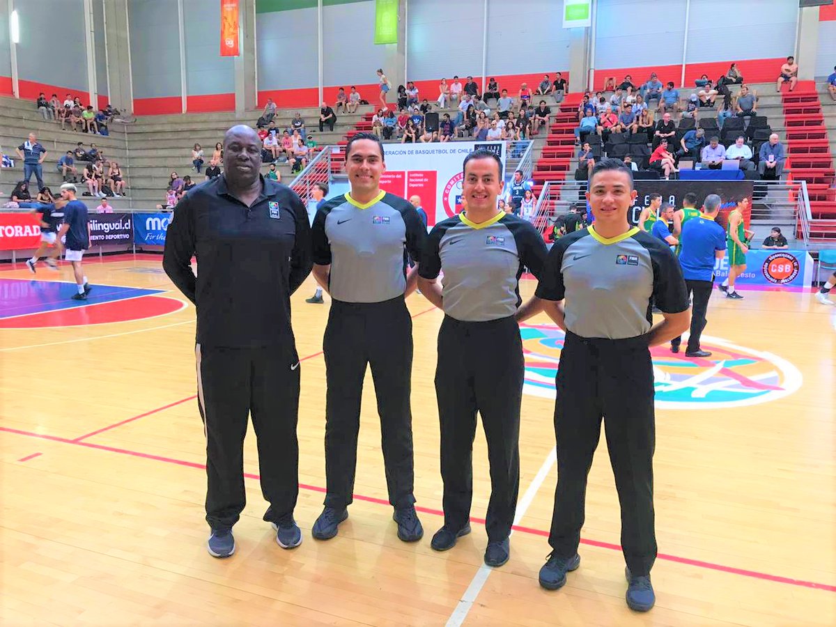 FRefereeing's tweet image. GOLD MEDAL GAME 
South American U17 Championship 2019
Santiago – Chile
30 November 2019
Game: Argentina vs. Brazil
Crew Chief: Enzo Fernández 🇨🇱
Umpire 1: Yezid Carreño 🇨🇴
Umpire 2: Erick Endara 🇪🇨
Referee Instructor: Otilio Valencia 🇪🇨