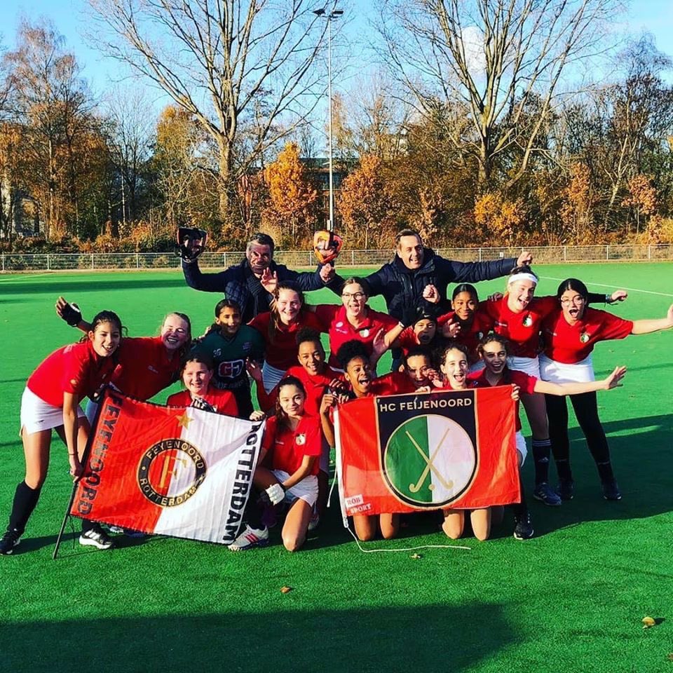 MC1 WINTERKAMPIOEN! Op naar de 1e klasse. <a href="/Feyenoord/">Feyenoord Rotterdam</a> Talentjes op, van &amp; uit Feijenoord👊🏼. #Echwel <a href="/KNHB_NL/">KNHB</a>