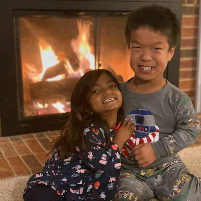 Warming up by the fire... We had so much fun visiting family @cltactivedad <a href="/lisakarno/">Lisa Arnold</a> #babyitscoldoutside #holidayseason #momlife #momsofinstagram #littlecouple