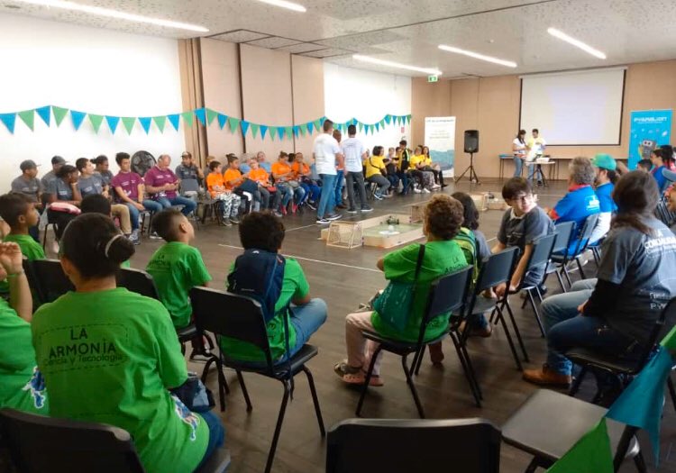 FundacionEPM's tweet image. 🤖 Estamos #ModoRobot con @PygmalionTech en nuestra #UVAImaginación, celebrando la Feria de Ciencia y Tecnología 4.0 👏🏼 Los diferentes robots creados en nuestras #UVA se exhiben hoy en este espacio. 😱 ¡Felicitaciones por su esfuerzo! 🎉