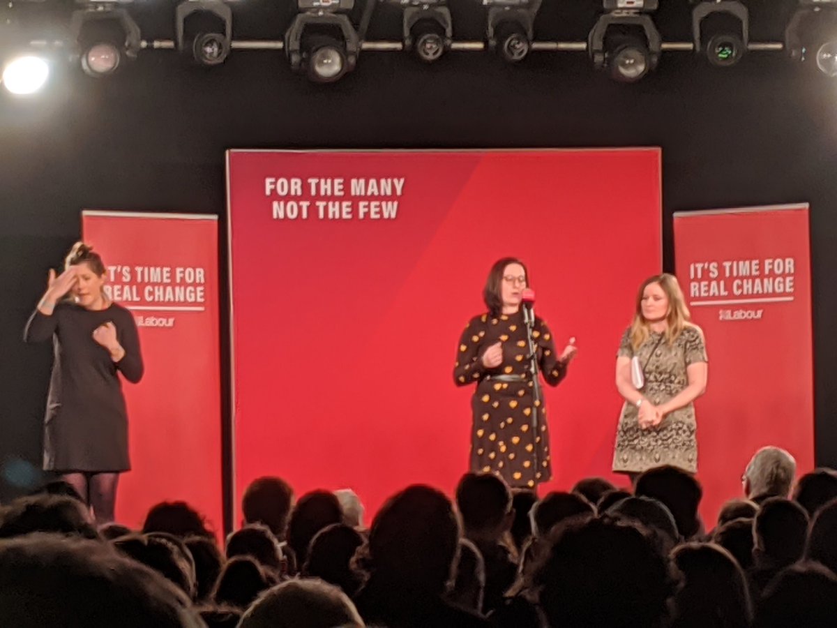 davegillian's tweet photo. Real NHS workers... society's heroes addressing the huge crowd ✊
🚑 5% payrise for public sector staff
🚑 Funding for services
🚑 Nye Bevan "The NHS will last as long as there’s folk with faith left to fight for it"
#VoteLabour2019 #SaveOurNHS https://t.co/4x5d5iasPv