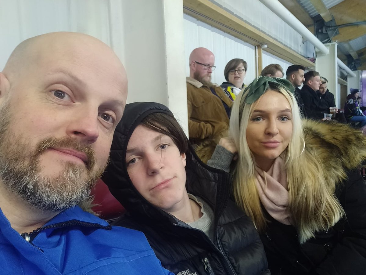 emmawatson0623's tweet image. Thanks @Mcr_StormOSC for hosting some of the @MIDCommsUK team down at the storm shelter tonight!! Have a fab time @rickphelan1 #o2Sale #wearestorm ⛸🏒💙