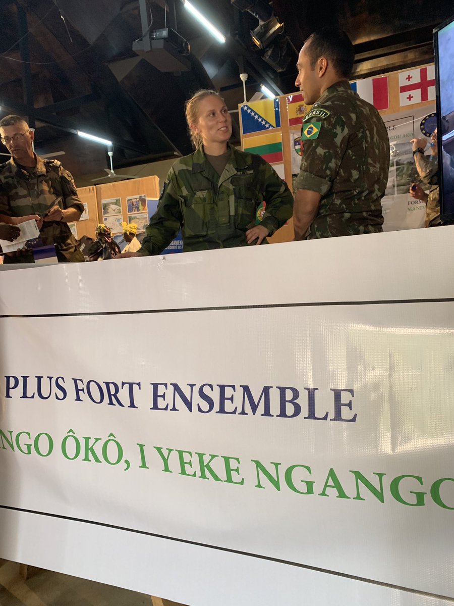 EUTMRCA's tweet photo. Les portes ouvertes européennes #UE à Bangui sont terminées. Vous êtes venus nombreux et avez montré un grand intérêt pour le stand #EUTMRCA. Nous espérons avoir répondu à toutes vos questions et vous avoir permis de nous connaître davantage 😀. #PlusFortsEnsemble ! #ILA! https://t.co/Czp4etCHlC
