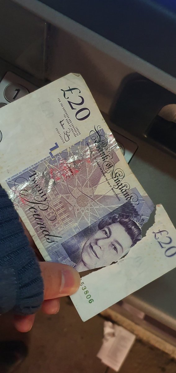 yuenn002's tweet photo. @NatWest_Help I used the cash machine out your store just now at Newcastle Northumberland street to get £20 and the not came out like this what can I do can you help? https://t.co/uGSURJVlxs