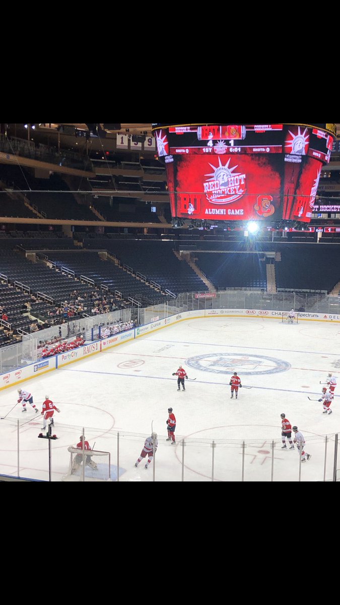 TerrierFund's tweet photo. We loved having some of our great @TerrierHockey alumni in Madison Square Garden for the Red Hot Hockey alumni game vs. Cornell this afternoon! We got the win 9-3. 

#GoBU https://t.co/og1GvvVyfg