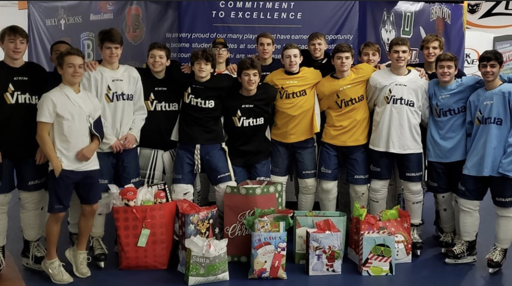 Our 15U team supported <a href="/BiancasKids/">Bianca's Kids</a> with holiday gifts. 

Full story---> kreezee.com/hockey/organiz…