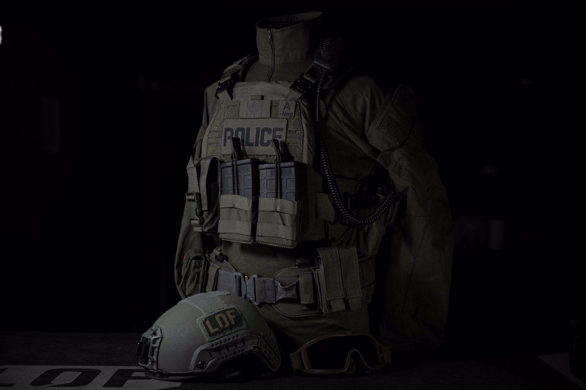 Inspired by K9 Units and Tactical Teams. What is your choice and preferred colour of your body armour  and tactical equipment?
#Police #Military #SWAT #K9 #Tactical