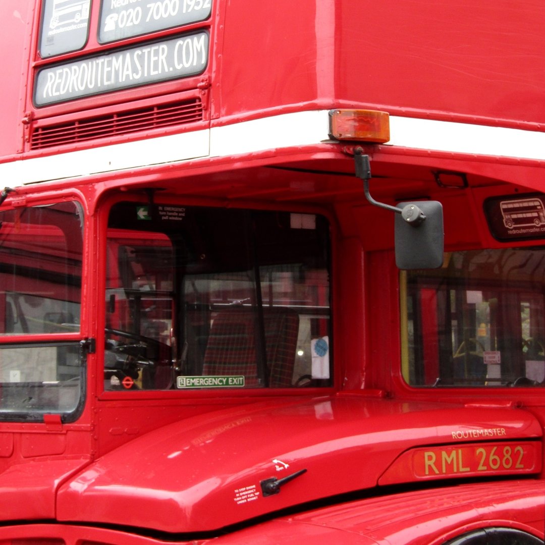 Sunny_Day_Photo's tweet photo. I ❤ our old buses and I ❤ this fabulous Brentford company @redroutemaster ...community spirited and award winning in business! 

#routemasters #buses #iconiclondon #redroutemaster #Brentford #brentfordthrumylenskr https://t.co/yPAyrt1IUj