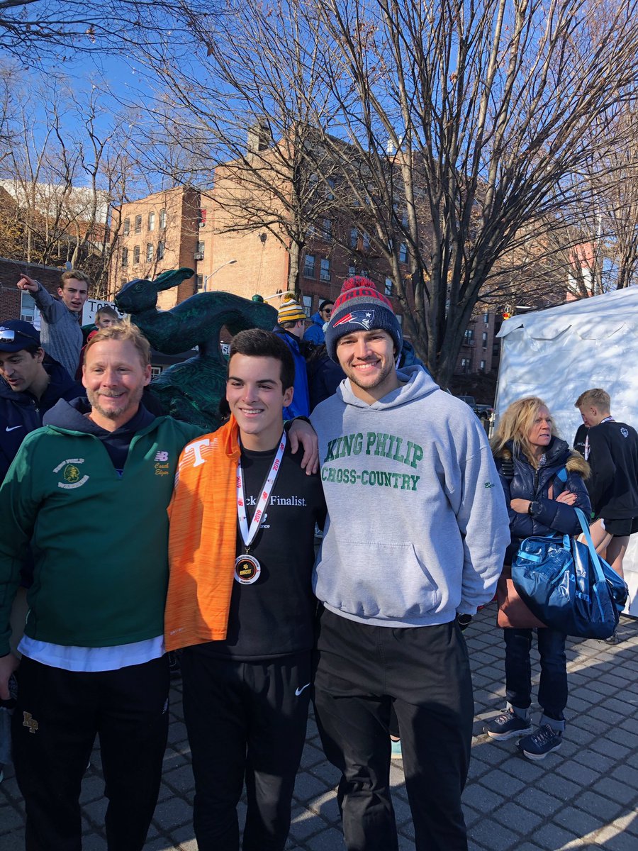 MIKE GRIFFIN IS GOING TO FOOTLOCKER NATIONALS 🤩😳🔥 first kp athlete since Chris Allen to make it. @MikeGriffinKPXC placed 8th with a personal best 15:32.9! Best of luck December 14th in San Diego California. 🔜