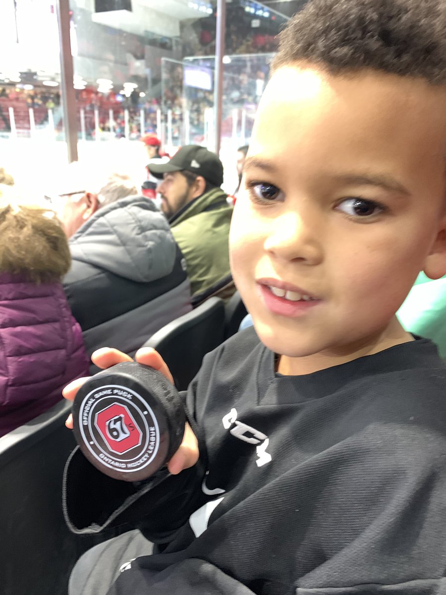 t_mashologu's tweet photo. Thanks @Ottawa67sHockey and goalie No. 31 Will Cranley for making our day! #GamePuck https://t.co/u5HxWDGacW