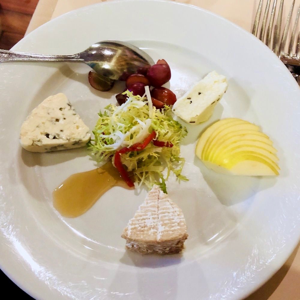 FringaleSF's tweet photo. Plateau des 3 fromages.
.
.
.
.
.
#cheeseplate #frenchfood #frenchcuisine #foodblogger  #sanfrancisco #eater #sfeats #laeats #nyceats #bayareaeats  #eeeeeats #forkyeah #foodie #feedfeed #foodporn #nomnomnom  #foodlover #instafood #dailyfoodfeed  #foodoftheday 
📷: Iris H. https://t.co/ZiPKJd0zUX