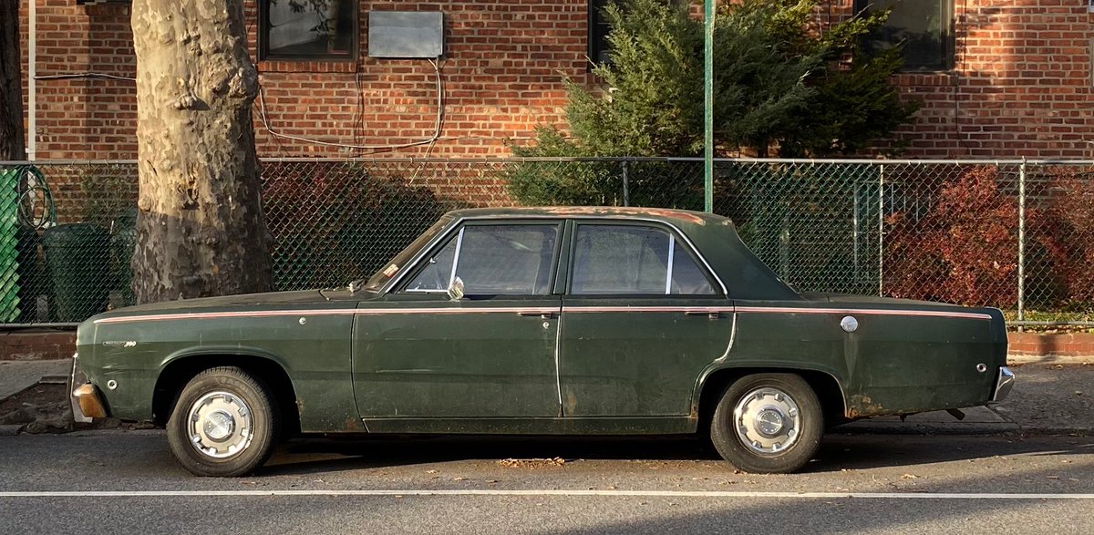 ChrisReese1's tweet image. #pinstriped Plymouth Valiant in Midwood