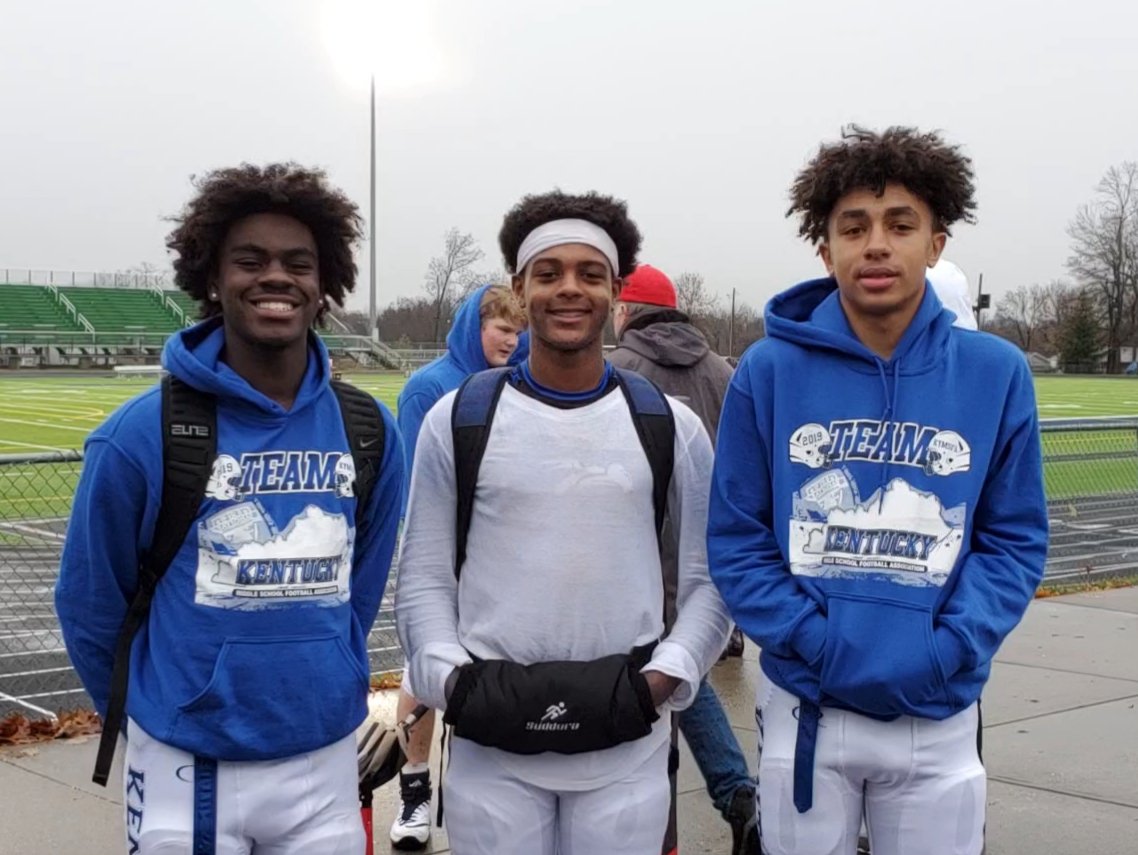 troy3humphreys's tweet photo. 1 game down... several to go! ☝️🏈
Team KY-51 Kansas City-0
#nooffseason #D1material #roadtonaples #teamky @FBU_NC @OfficialKYMSFA https://t.co/it86jv2qnU