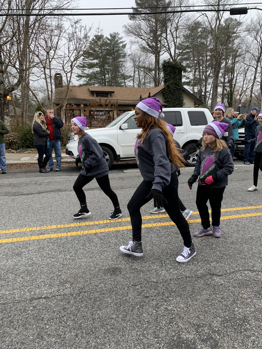 JStephenMartin's tweet photo. Enjoyed the Blowing Rock parade.  Great to see the @WataugaBands and @mspattersonwhs as well as a special Chick-fil-A cow. https://t.co/7ybDXBKN0T